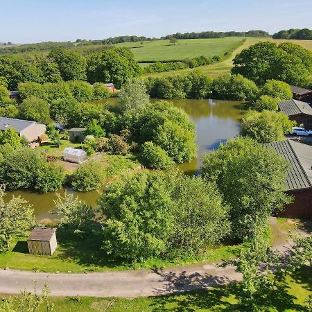 Braeburn Lodge Winkleigh Bagian luar foto