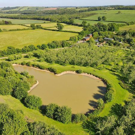 Braeburn Lodge Winkleigh Bagian luar foto