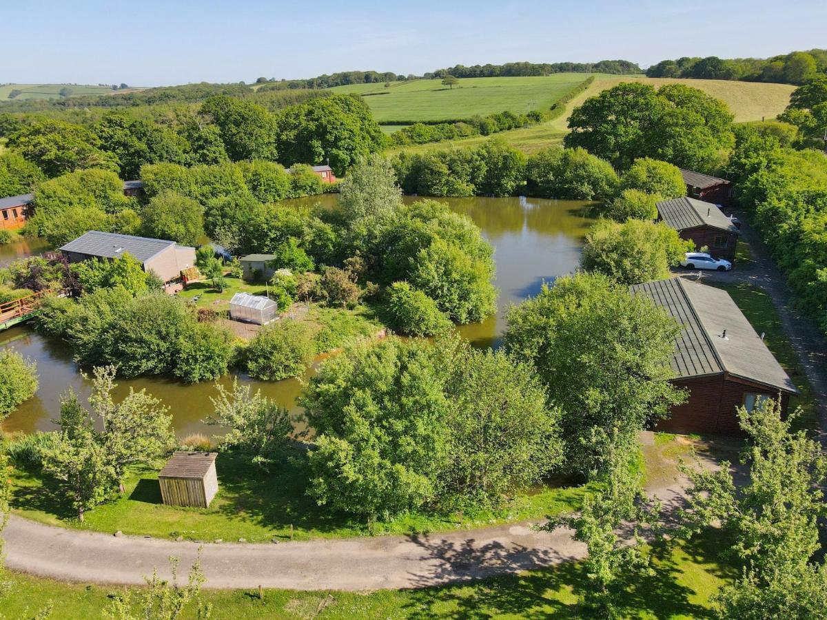 Braeburn Lodge Winkleigh Bagian luar foto